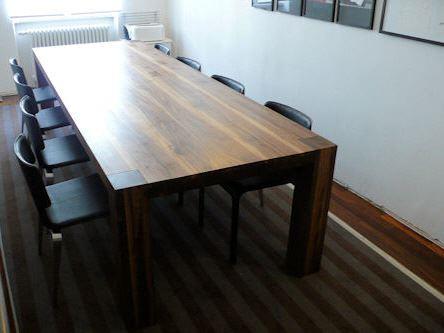 "Endlich der lang ersehnte riesengroße Tisch. Kompliment für das guten Handwerkt" - Frau Zink aus Karlsruhe