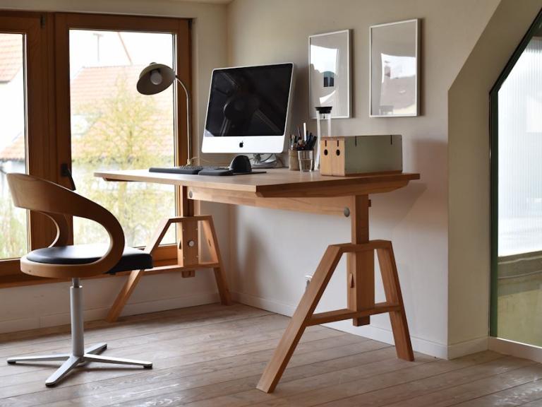 Ein Arbeitsplatz der besonderen, und der natürlichen Art: Schreibtisch Atelier von Team7